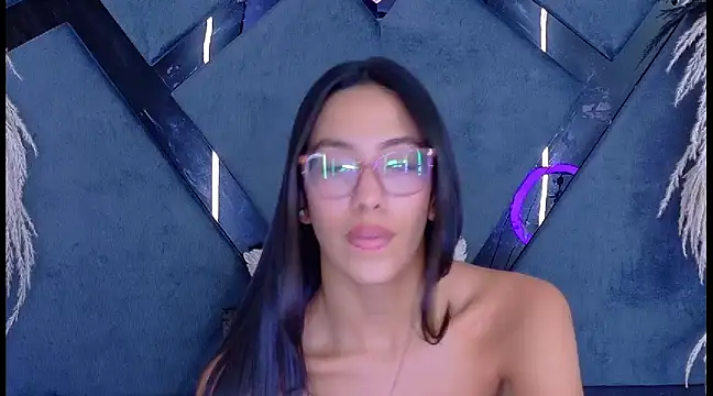 KylieWhite online show from 3, 3, 2025