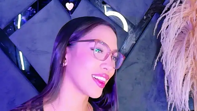 KylieWhite online show from 18, 11, 2025