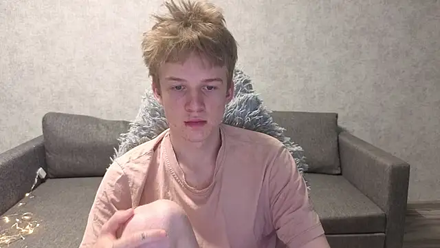 Snapshot of sweetserenity5 chatting on 6, 4, 2026 sweetserenity5 online show from 6, 4, 2026