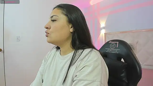 Snapshot of Brendda_tay chatting on 25, 3, 2026 Brendda tay online show from 25, 3, 2026