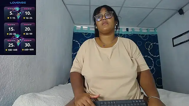 Snapshot of miajoseph_ chatting on 2, 5, 2026 miajoseph online show from 2, 5, 2026