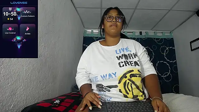 Snapshot of miajoseph_ chatting on 5, 5, 2026 miajoseph online show from 5, 5, 2026