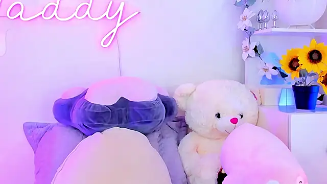 Snapshot of MaddyParisi chatting on 1, 2, 2025 MaddyParisi online show from 1, 2, 2025