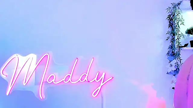 Snapshot of MaddyParisi chatting on 5, 2, 2025 MaddyParisi online show from 5, 2, 2025