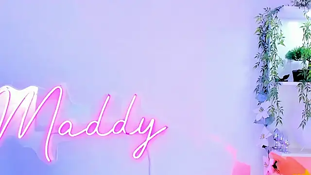 Snapshot of MaddyParisi chatting on 7, 2, 2025 MaddyParisi online show from 7, 2, 2025