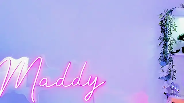 Snapshot of MaddyParisi chatting on 8, 2, 2025 MaddyParisi online show from 8, 2, 2025