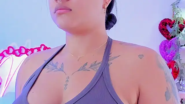 Snapshot of MaddyParisi chatting on 9, 2, 2025 MaddyParisi online show from 9, 2, 2025