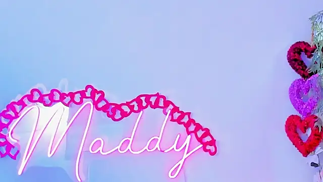 Snapshot of MaddyParisi chatting on 15, 2, 2025 MaddyParisi online show from 15, 2, 2025