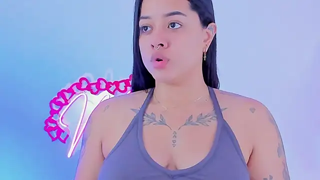 Snapshot of MaddyParisi chatting on 16, 2, 2025 MaddyParisi online show from 16, 2, 2025