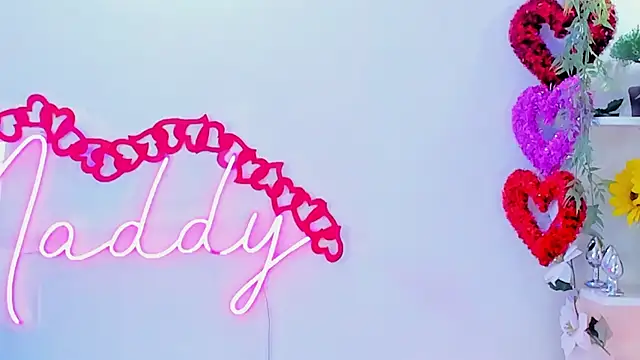 Snapshot of MaddyParisi chatting on 21, 2, 2025 MaddyParisi online show from 21, 2, 2025