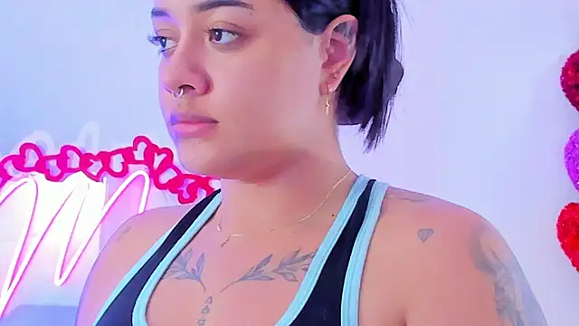 Snapshot of MaddyParisi chatting on 23, 2, 2025 MaddyParisi online show from 23, 2, 2025