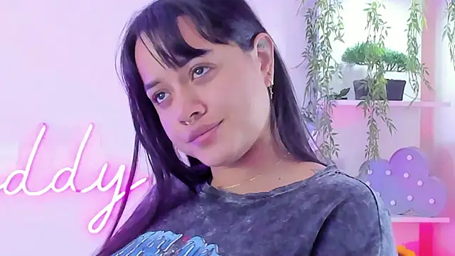 Snapshot of MaddyParisi chatting on 14, 3, 2025 MaddyParisi online show from 14, 3, 2025