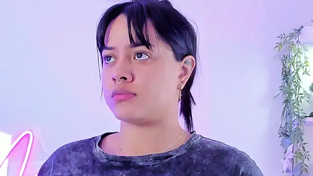 Snapshot of MaddyParisi chatting on 21, 3, 2025 MaddyParisi online show from 21, 3, 2025