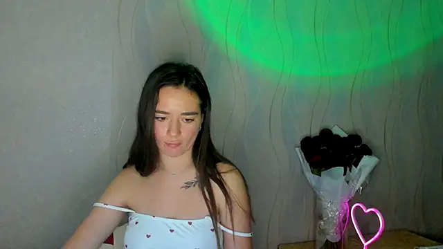 Snapshot of Bella_XO chatting on 7, 10, 2025 Bella XO online show from 7, 10, 2025