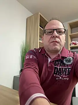 coupleLatinaLovers online show from 4, 2, 2025