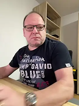 coupleLatinaLovers online show from 17, 2, 2025