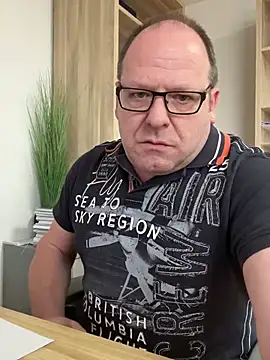 coupleLatinaLovers online show from 21, 2, 2025