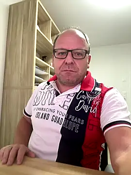 coupleLatinaLovers online show from 14, 11, 2025