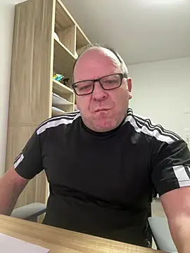 Snapshot of coupleLatinaLovers chatting on 15, 1, 2026 coupleLatinaLovers online show from 15, 1, 2026