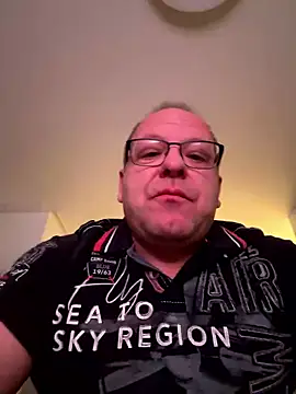 Snapshot of coupleLatinaLovers chatting on 16, 1, 2026 coupleLatinaLovers online show from 16, 1, 2026