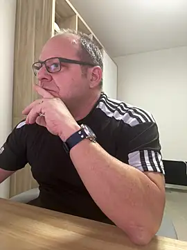 Snapshot of coupleLatinaLovers chatting on 25, 2, 2026 coupleLatinaLovers online show from 25, 2, 2026