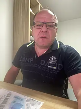 Snapshot of coupleLatinaLovers chatting on 14, 4, 2026 coupleLatinaLovers online show from 14, 4, 2026