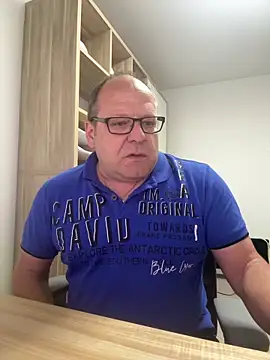 Snapshot of coupleLatinaLovers chatting on 16, 4, 2026 coupleLatinaLovers online show from 16, 4, 2026