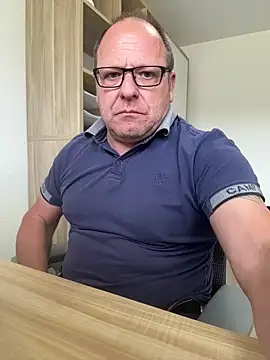 Snapshot of coupleLatinaLovers chatting on 20, 4, 2026 coupleLatinaLovers online show from 20, 4, 2026