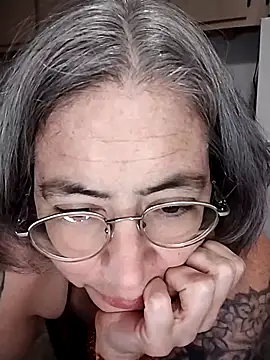 Snapshot of GraceHenderson chatting on 5, 3, 2025 GraceHenderson online show from 5, 3, 2025