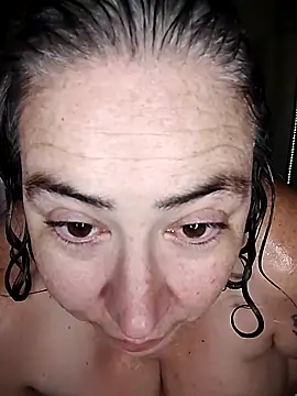 Snapshot of GraceHenderson chatting on 4, 10, 2025 GraceHenderson online show from 4, 10, 2025