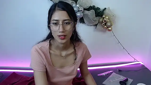 Snapshot of KaitlynLoveCam chatting on 7, 1, 2025 KaitlynLoveCam online show from 7, 1, 2025
