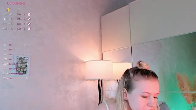 MaydaFoulk online show from 9, 3, 2025