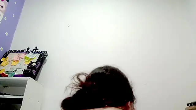 PetiteIvoryQueen19 online show from 9, 3, 2026