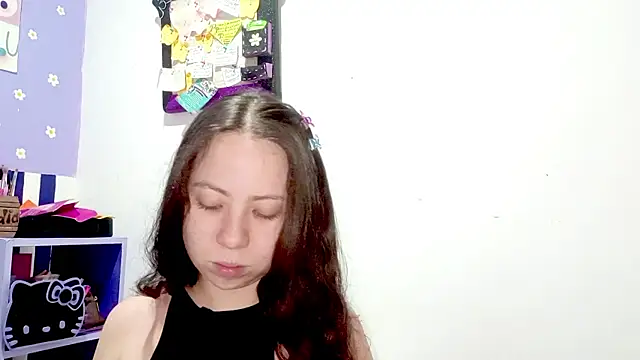 Snapshot of PetiteIvoryQueen19 chatting on 13, 7, 2026 PetiteIvoryQueen19 online show from 13, 7, 2026