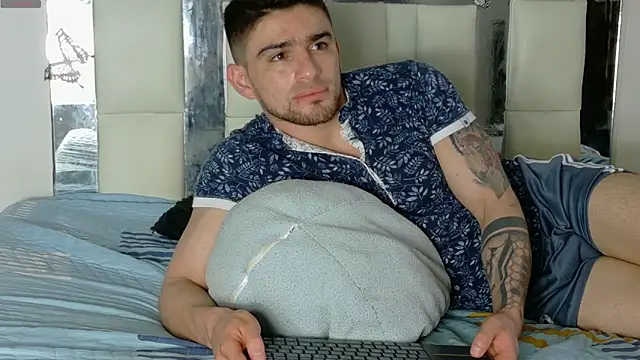 Sexy Alejandro  online show from 19, 2, 2025