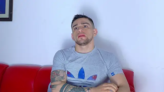 Snapshot of Sexy_Alejandro_ chatting on 11, 3, 2026 Sexy Alejandro online show from 11, 3, 2026