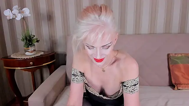 Snapshot of Rita_Farel chatting on 11, 1, 2025 Rita Farel online show from 11, 1, 2025