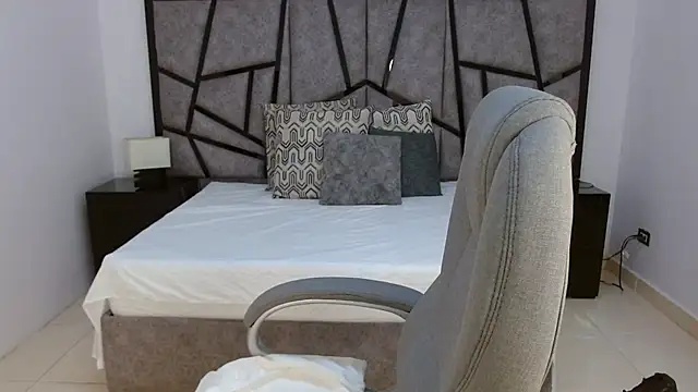 Snapshot of adhara_cortez chatting on 8, 4, 2026 adhara cortez online show from 8, 4, 2026