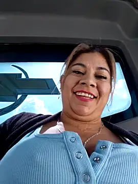 Laura-Hernandez online show from 18, 12, 2025