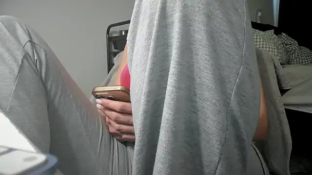 Snapshot of bigb00tyjudyyX chatting on 4, 3, 2026 bigb00tyjudyyX online show from 4, 3, 2026