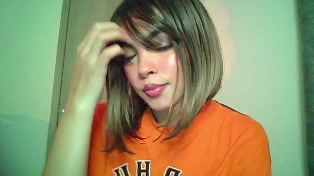 Snapshot of Kiri_Cutee chatting on 22, 10, 2025 Kiri Cutee online show from 22, 10, 2025