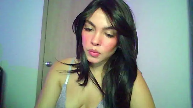 Snapshot of Kiri_Cutee chatting on 24, 10, 2025 Kiri Cutee online show from 24, 10, 2025