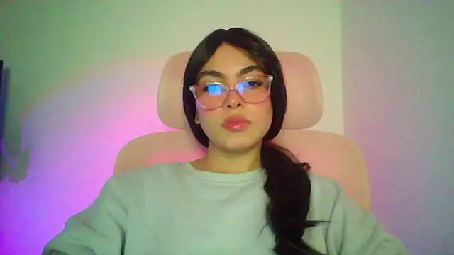 Snapshot of Kiri_Cutee chatting on 18, 1, 2026 Kiri Cutee online show from 18, 1, 2026