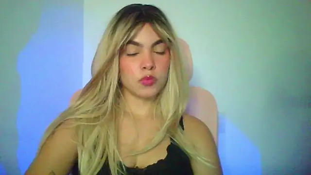 Snapshot of Kiri_Cutee chatting on 24, 2, 2026 Kiri Cutee online show from 24, 2, 2026