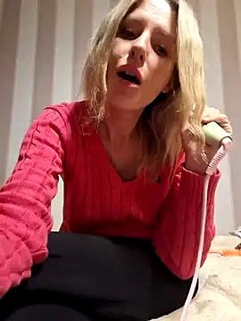 Snapshot of YourJuliena chatting on 31, 12, 2024 YourJuliena online show from 31, 12, 2024