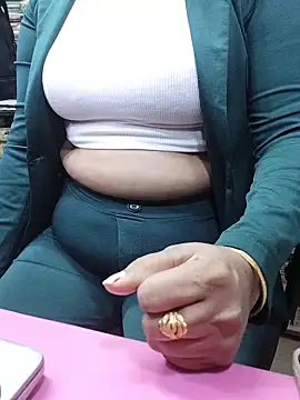 Snapshot of QueenHaryana chatting on 19, 11, 2025 QueenHaryana online show from 19, 11, 2025