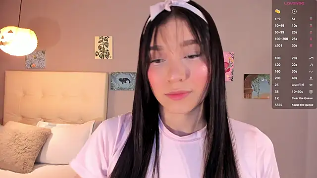 Snapshot of Maia_W10 chatting on 29, 4, 2026 Maia W10 online show from 29, 4, 2026