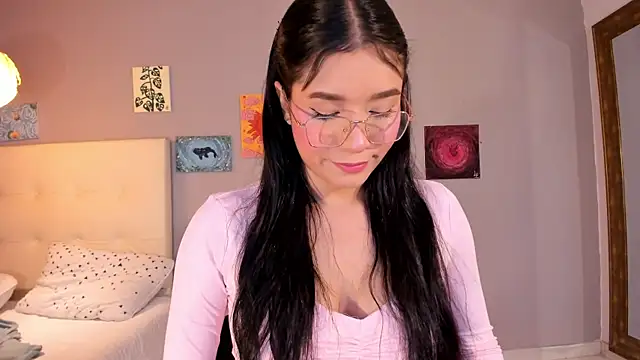 Snapshot of Maia_W10 chatting on 27, 5, 2026 Maia W10 online show from 27, 5, 2026