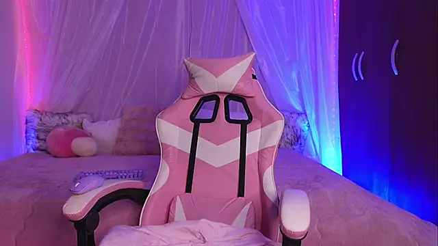 Snapshot of Lilou_albrecht chatting on 10, 4, 2026 Lilou albrecht online show from 10, 4, 2026