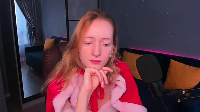 Snapshot of OddlyFamiliar chatting on 25, 12, 2024 OddlyFamiliar online show from 25, 12, 2024